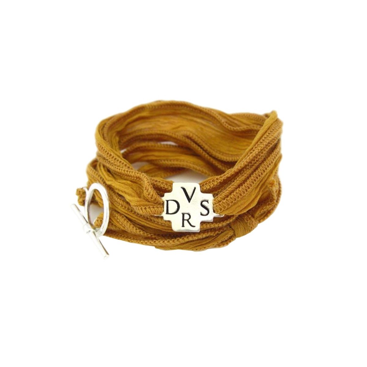 Le Bracelet en Soie avec croix DVSR Dio Vi Salvi Regina - 17 Le Bracelet en Soie avec croix DVSR Dio Vi Salvi Regina - 17