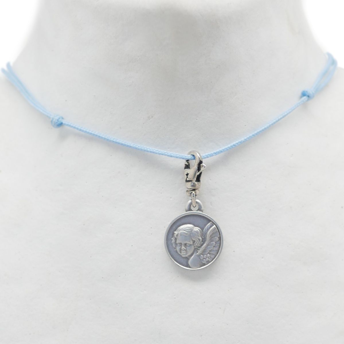 Le Ras de Cou Cordon Fixings and fastenings - 4 Le Ras de Cou Cordon Fixings and fastenings - 4