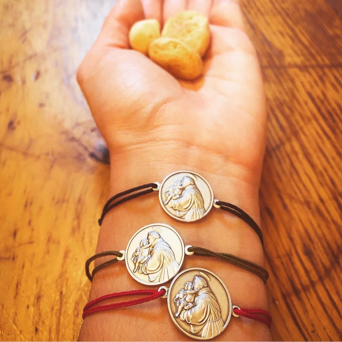 Le Bracelet Saint Antoine I Missaghji - 11 Le Bracelet Saint Antoine I Missaghji - 11