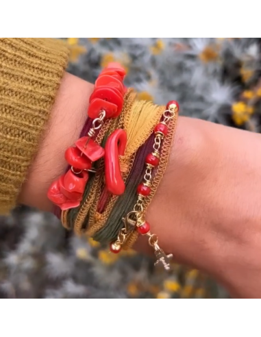 Bracelet en soie avec morceau de corail