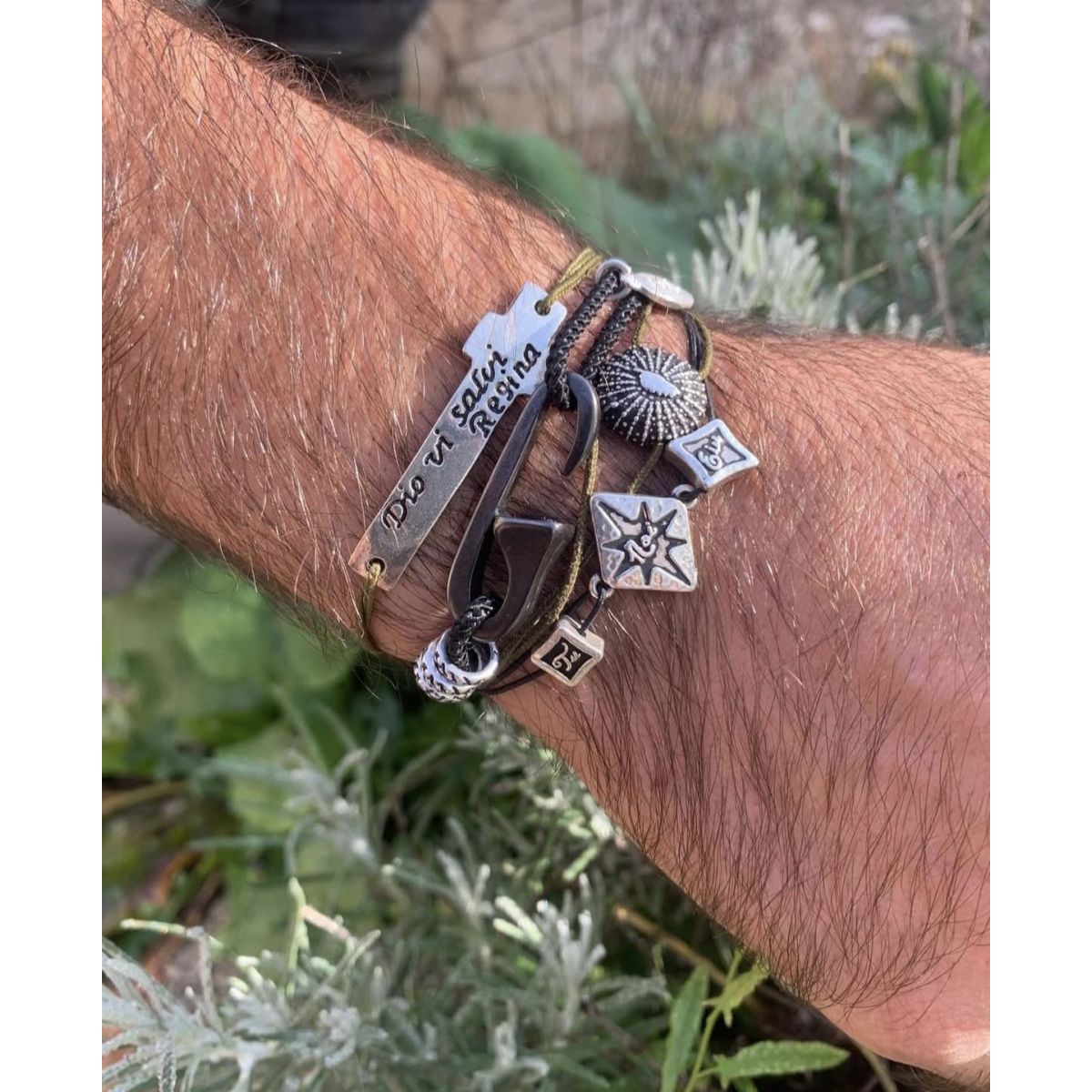 Le Bracelet Dio Vi Salvi Regina Le Bracelet Dio Vi Salvi Regina