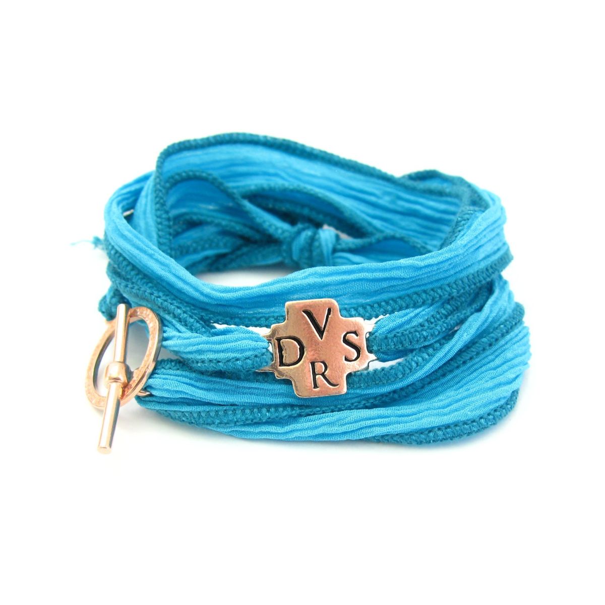 Le Bracelet en Soie avec croix DVSR Dio Vi Salvi Regina - 19 Le Bracelet en Soie avec croix DVSR Dio Vi Salvi Regina - 19