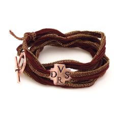Le Bracelet en Soie avec croix DVSR